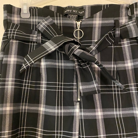 Platted Black with a hint of white Dress pants - Picture 4 of 6